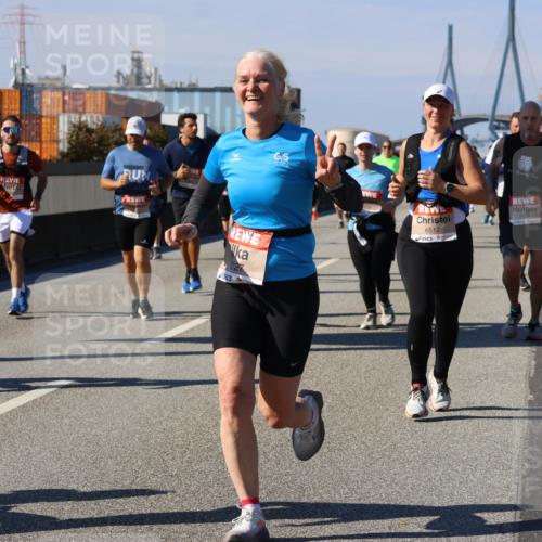03.10.2025 - Köhlbrandbrückenlauf Strokosch-Dieckow http://msf.ph/oto/9119896 03.10.2025 12:57:43 Position 3 227, 6512 meine-sportfotos.de