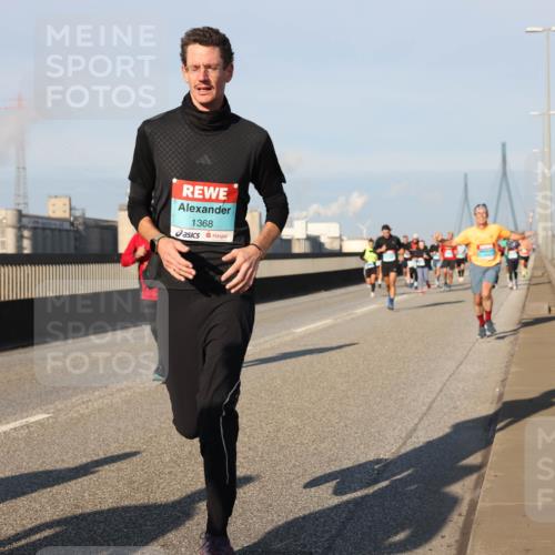 03.10.2025 - Köhlbrandbrückenlauf Lena Gebhardt http://msf.ph/oto/9119924 03.10.2025 09:45:47 Position 2 1368 meine-sportfotos.de