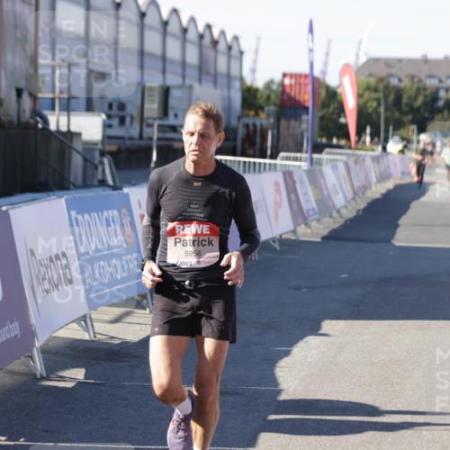 03.10.2025 - Köhlbrandbrückenlauf Jannik Wohlers http://msf.ph/oto/9119931 03.10.2025 13:04:02 Ziel 4056, 4127, 4349, 4372, 4480, 5098, 5414, 5447, 5950, 5958, 6315, 6392 meine-sportfotos.de