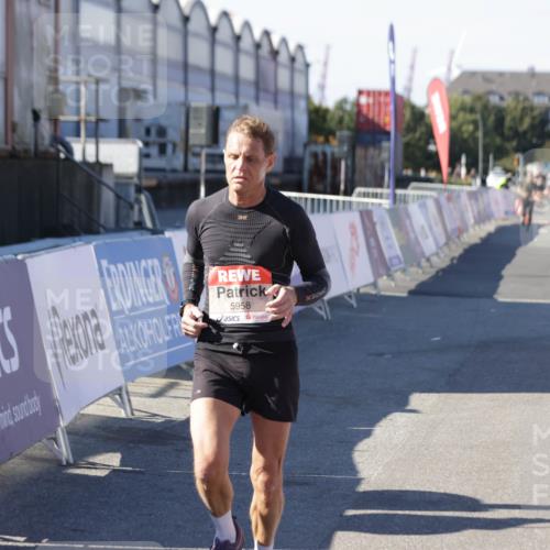03.10.2025 - Köhlbrandbrückenlauf Jannik Wohlers http://msf.ph/oto/9119937 03.10.2025 13:04:02 Ziel 4056, 4127, 4349, 4372, 4480, 5098, 5414, 5447, 5950, 5958, 6315, 6392 meine-sportfotos.de