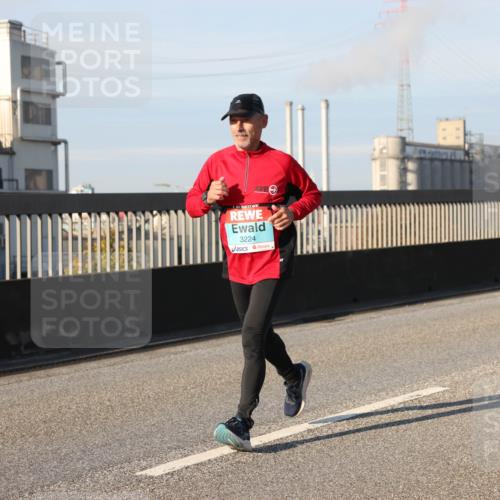 03.10.2025 - Köhlbrandbrückenlauf Lena Gebhardt http://msf.ph/oto/9119956 03.10.2025 09:45:48 Position 2 3224 meine-sportfotos.de