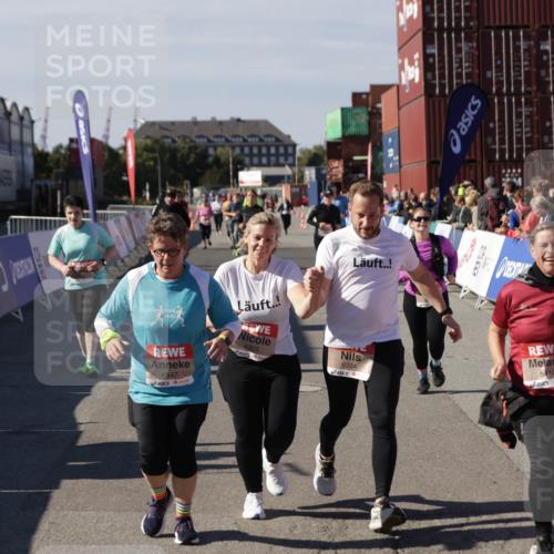 03.10.2025 - Köhlbrandbrückenlauf Jannik Wohlers http://msf.ph/oto/9119957 03.10.2025 13:35:17 Ziel 4886, 5279, 5360, 5412, 5427, 6204, 6205, 6265, 6547 meine-sportfotos.de