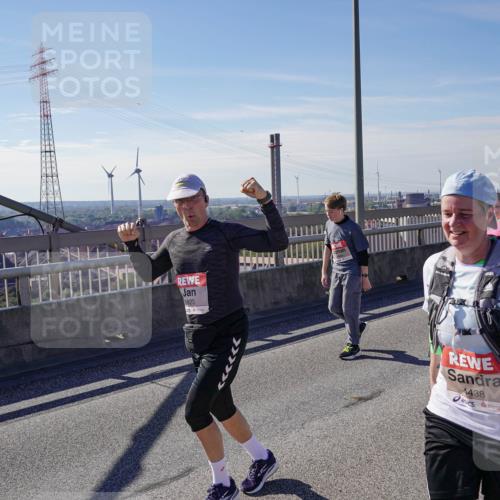 03.10.2025 - Köhlbrandbrückenlauf Michael Burmester http://msf.ph/oto/9119962 03.10.2025 13:01:11 Position 2 5923, 4438 meine-sportfotos.de