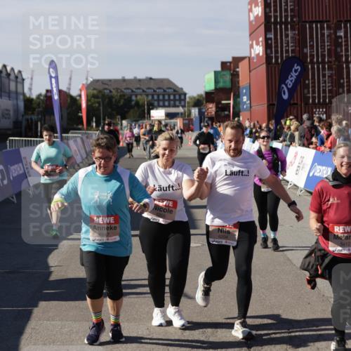 03.10.2025 - Köhlbrandbrückenlauf Jannik Wohlers http://msf.ph/oto/9119965 03.10.2025 13:35:17 Ziel 4886, 5279, 5360, 5412, 5427, 6204, 6205, 6265, 6547 meine-sportfotos.de