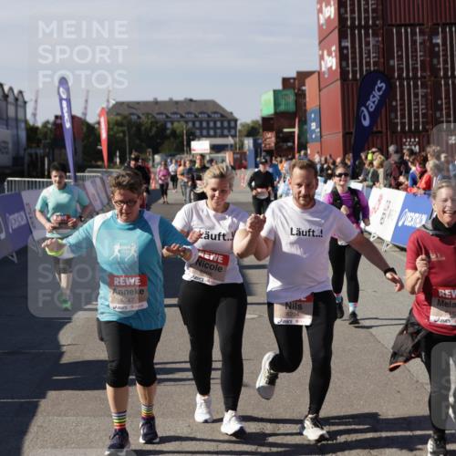 03.10.2025 - Köhlbrandbrückenlauf Jannik Wohlers http://msf.ph/oto/9119973 03.10.2025 13:35:17 Ziel 4886, 5279, 5360, 5412, 5427, 6204, 6205, 6265, 6547 meine-sportfotos.de