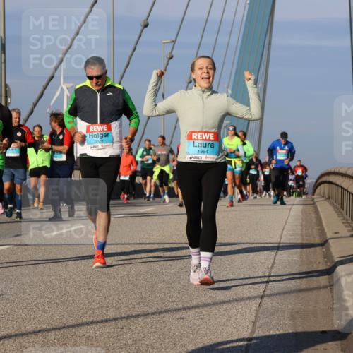 03.10.2025 - Köhlbrandbrückenlauf Strokosch-Dieckow http://msf.ph/oto/9119980 03.10.2025 09:54:18 Position 2 3619, 3620, 1954 meine-sportfotos.de