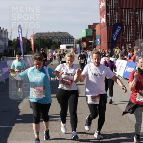03.10.2025 - Köhlbrandbrückenlauf Jannik Wohlers http://msf.ph/oto/9119982 03.10.2025 13:35:17 Ziel 4886, 5279, 5360, 5412, 5427, 6204, 6205, 6265, 6547 meine-sportfotos.de