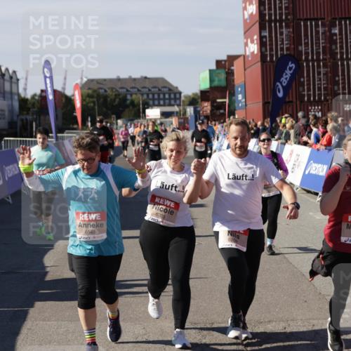 03.10.2025 - Köhlbrandbrückenlauf Jannik Wohlers http://msf.ph/oto/9119988 03.10.2025 13:35:17 Ziel 4886, 5279, 5360, 5412, 5427, 6204, 6205, 6265, 6547 meine-sportfotos.de