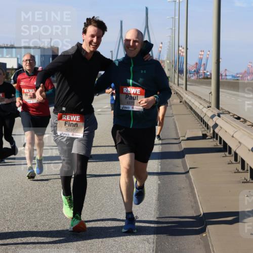 03.10.2025 - Köhlbrandbrückenlauf Strokosch-Dieckow http://msf.ph/oto/9119996 03.10.2025 12:57:53 Position 3 6249, 4235, 4373 meine-sportfotos.de