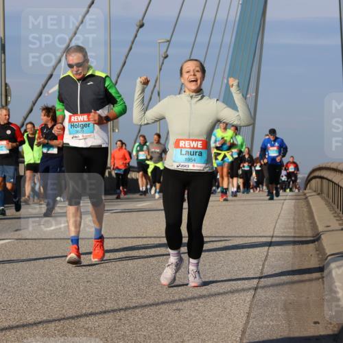 03.10.2025 - Köhlbrandbrückenlauf Strokosch-Dieckow http://msf.ph/oto/9119997 03.10.2025 09:54:19 Position 2 3619, 3620, 1954 meine-sportfotos.de