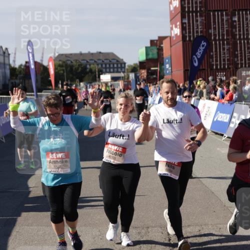 03.10.2025 - Köhlbrandbrückenlauf Jannik Wohlers http://msf.ph/oto/9120005 03.10.2025 13:35:17 Ziel 4886, 5279, 5360, 5412, 5427, 6204, 6205, 6265, 6547 meine-sportfotos.de