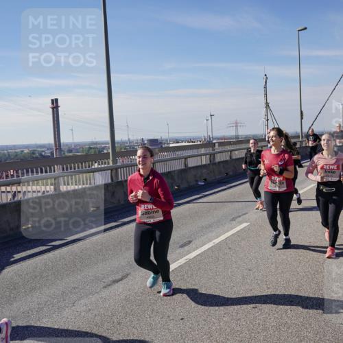 03.10.2025 - Köhlbrandbrückenlauf Michael Burmester http://msf.ph/oto/9120007 03.10.2025 13:01:13 Position 2 4902 meine-sportfotos.de