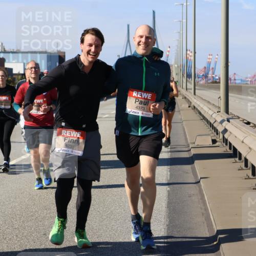 03.10.2025 - Köhlbrandbrückenlauf Strokosch-Dieckow http://msf.ph/oto/9120012 03.10.2025 12:57:53 Position 3 6249, 4235, 4373 meine-sportfotos.de
