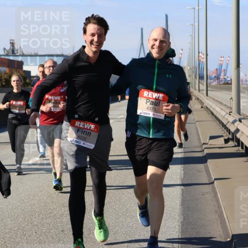 03.10.2025 - Köhlbrandbrückenlauf Strokosch-Dieckow http://msf.ph/oto/9120023 03.10.2025 12:57:53 Position 3 6249, 4235, 4373 meine-sportfotos.de
