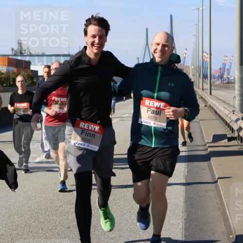 03.10.2025 - Köhlbrandbrückenlauf Strokosch-Dieckow http://msf.ph/oto/9120025 03.10.2025 12:57:53 Position 3 6249, 4235, 4373 meine-sportfotos.de