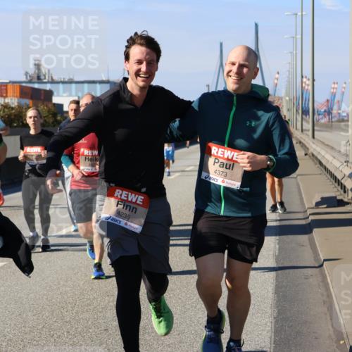 03.10.2025 - Köhlbrandbrückenlauf Strokosch-Dieckow http://msf.ph/oto/9120032 03.10.2025 12:57:54 Position 3 6249, 4421, 4235, 4373, 1 meine-sportfotos.de