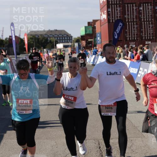 03.10.2025 - Köhlbrandbrückenlauf Jannik Wohlers http://msf.ph/oto/9120035 03.10.2025 13:35:17 Ziel 4886, 5279, 5360, 5412, 5427, 6204, 6205, 6265, 6547 meine-sportfotos.de