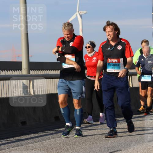 03.10.2025 - Köhlbrandbrückenlauf Strokosch-Dieckow http://msf.ph/oto/9120036 03.10.2025 09:54:24 Position 2 3407, 2121 meine-sportfotos.de