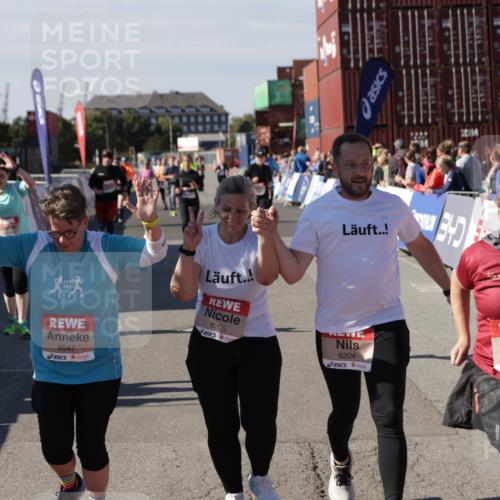 03.10.2025 - Köhlbrandbrückenlauf Jannik Wohlers http://msf.ph/oto/9120043 03.10.2025 13:35:17 Ziel 4886, 5279, 5360, 5412, 5427, 6204, 6205, 6265, 6547 meine-sportfotos.de