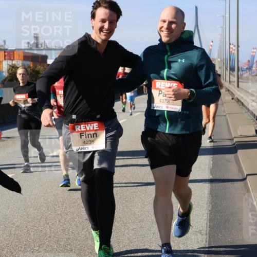 03.10.2025 - Köhlbrandbrückenlauf Strokosch-Dieckow http://msf.ph/oto/9120048 03.10.2025 12:57:54 Position 3 6249, 4235, 4373 meine-sportfotos.de
