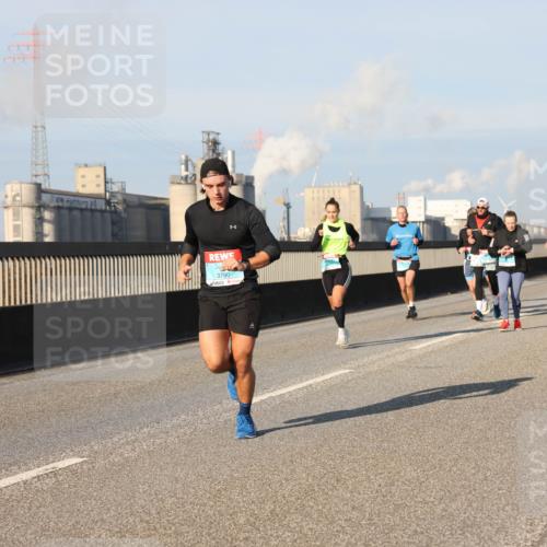 03.10.2025 - Köhlbrandbrückenlauf Lena Gebhardt http://msf.ph/oto/9120049 03.10.2025 09:45:50 Position 2 3790 meine-sportfotos.de