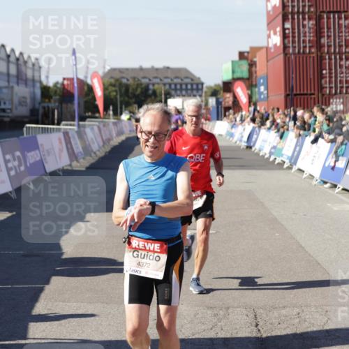 03.10.2025 - Köhlbrandbrückenlauf Jannik Wohlers http://msf.ph/oto/9120060 03.10.2025 13:04:05 Ziel 4056, 4127, 4349, 4372, 4480, 5098, 5447, 5721, 5950, 5958, 6315, 6392 meine-sportfotos.de