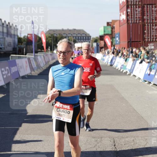03.10.2025 - Köhlbrandbrückenlauf Jannik Wohlers http://msf.ph/oto/9120072 03.10.2025 13:04:05 Ziel 4056, 4127, 4349, 4372, 4480, 5098, 5447, 5721, 5950, 5958, 6315, 6392 meine-sportfotos.de