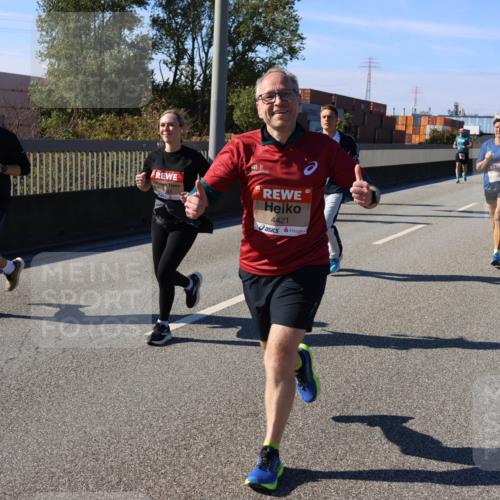 03.10.2025 - Köhlbrandbrückenlauf Strokosch-Dieckow http://msf.ph/oto/9120084 03.10.2025 12:57:57 Position 3 4421 meine-sportfotos.de