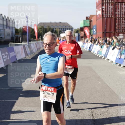 03.10.2025 - Köhlbrandbrückenlauf Jannik Wohlers http://msf.ph/oto/9120086 03.10.2025 13:04:05 Ziel 4056, 4127, 4349, 4372, 4480, 5098, 5447, 5721, 5950, 5958, 6315, 6392 meine-sportfotos.de