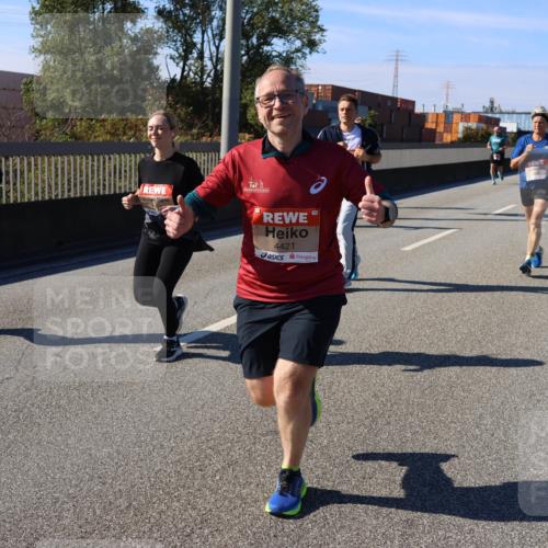 03.10.2025 - Köhlbrandbrückenlauf Strokosch-Dieckow http://msf.ph/oto/9120087 03.10.2025 12:57:57 Position 3 4421 meine-sportfotos.de