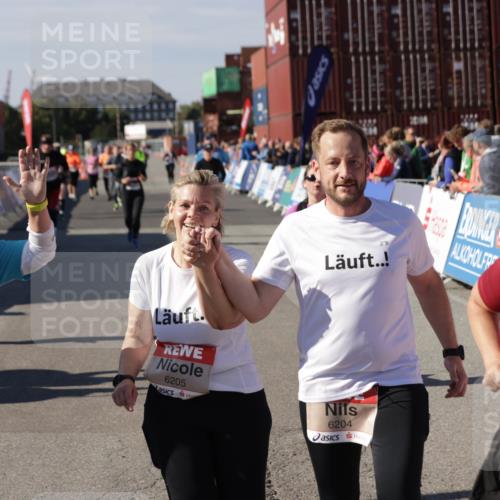 03.10.2025 - Köhlbrandbrückenlauf Jannik Wohlers http://msf.ph/oto/9120102 03.10.2025 13:35:18 Ziel 4886, 5279, 5360, 5412, 5548, 5575, 6204, 6205, 6265, 6358, 6547 meine-sportfotos.de