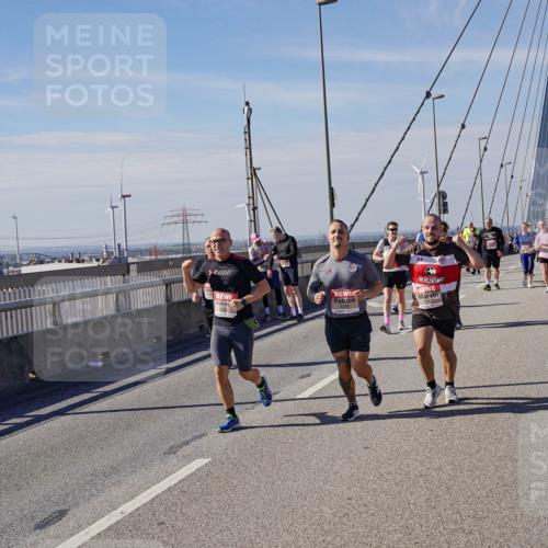 03.10.2025 - Köhlbrandbrückenlauf Michael Burmester http://msf.ph/oto/9120105 03.10.2025 13:01:17 Position 2  meine-sportfotos.de