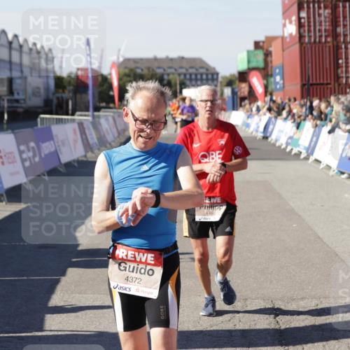 03.10.2025 - Köhlbrandbrückenlauf Jannik Wohlers http://msf.ph/oto/9120107 03.10.2025 13:04:06 Ziel 4056, 4127, 4349, 4372, 4480, 5721, 5950, 5958, 6392 meine-sportfotos.de