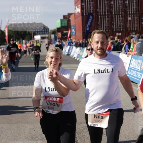 03.10.2025 - Köhlbrandbrückenlauf Jannik Wohlers http://msf.ph/oto/9120108 03.10.2025 13:35:18 Ziel 4886, 5279, 5360, 5412, 5548, 5575, 6204, 6205, 6265, 6358, 6547 meine-sportfotos.de
