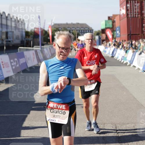 03.10.2025 - Köhlbrandbrückenlauf Jannik Wohlers http://msf.ph/oto/9120111 03.10.2025 13:04:06 Ziel 4056, 4127, 4349, 4372, 4480, 5721, 5950, 5958, 6392 meine-sportfotos.de