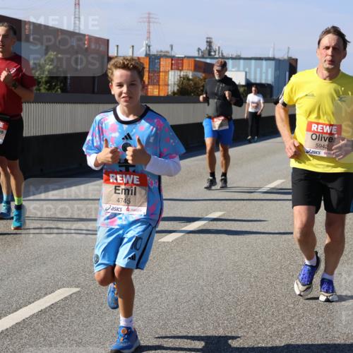 03.10.2025 - Köhlbrandbrückenlauf Strokosch-Dieckow http://msf.ph/oto/9120125 03.10.2025 12:58:03 Position 3 5802, 4745, 5942 meine-sportfotos.de