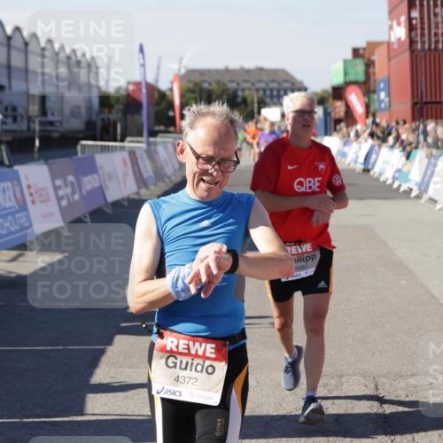 03.10.2025 - Köhlbrandbrückenlauf Jannik Wohlers http://msf.ph/oto/9120129 03.10.2025 13:04:06 Ziel 4056, 4127, 4349, 4372, 4480, 5721, 5950, 5958, 6392 meine-sportfotos.de