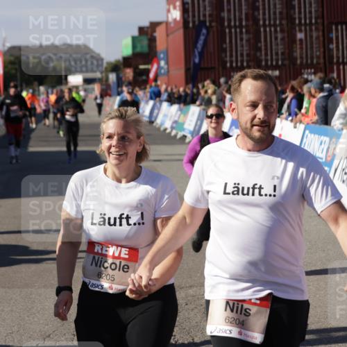 03.10.2025 - Köhlbrandbrückenlauf Jannik Wohlers http://msf.ph/oto/9120137 03.10.2025 13:35:18 Ziel 4886, 5279, 5360, 5412, 5548, 5575, 6204, 6205, 6265, 6358, 6547 meine-sportfotos.de