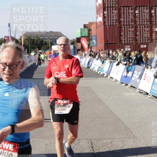 03.10.2025 - Köhlbrandbrückenlauf Jannik Wohlers http://msf.ph/oto/9120145 03.10.2025 13:04:06 Ziel 4056, 4127, 4349, 4372, 4480, 5721, 5950, 5958, 6392 meine-sportfotos.de