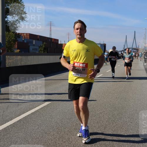 03.10.2025 - Köhlbrandbrückenlauf Strokosch-Dieckow http://msf.ph/oto/9120150 03.10.2025 12:58:04 Position 3 5942 meine-sportfotos.de