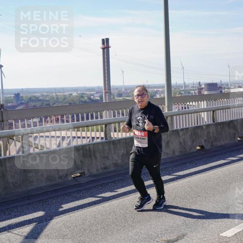 03.10.2025 - Köhlbrandbrückenlauf Michael Burmester http://msf.ph/oto/9120154 03.10.2025 13:01:21 Position 2 6103 meine-sportfotos.de