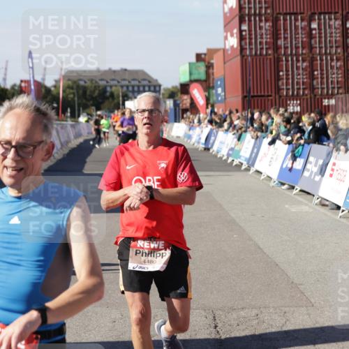 03.10.2025 - Köhlbrandbrückenlauf Jannik Wohlers http://msf.ph/oto/9120157 03.10.2025 13:04:06 Ziel 4056, 4127, 4349, 4372, 4480, 5721, 5950, 5958, 6392 meine-sportfotos.de
