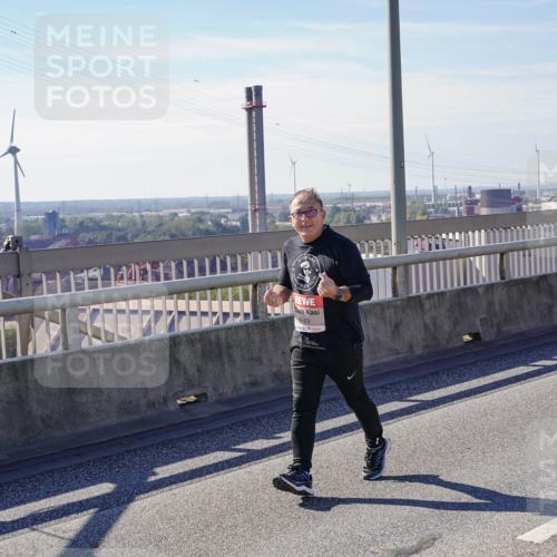 03.10.2025 - Köhlbrandbrückenlauf Michael Burmester http://msf.ph/oto/9120161 03.10.2025 13:01:21 Position 2 6103 meine-sportfotos.de