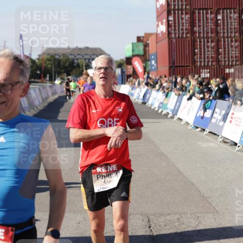 03.10.2025 - Köhlbrandbrückenlauf Jannik Wohlers http://msf.ph/oto/9120173 03.10.2025 13:04:06 Ziel 4056, 4127, 4349, 4372, 4480, 5721, 5950, 5958, 6392 meine-sportfotos.de