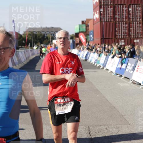 03.10.2025 - Köhlbrandbrückenlauf Jannik Wohlers http://msf.ph/oto/9120181 03.10.2025 13:04:06 Ziel 4056, 4127, 4349, 4372, 4480, 5721, 5950, 5958, 6392 meine-sportfotos.de