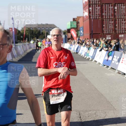 03.10.2025 - Köhlbrandbrückenlauf Jannik Wohlers http://msf.ph/oto/9120185 03.10.2025 13:04:07 Ziel 4056, 4349, 4372, 4480, 5721, 5950, 5958, 6392 meine-sportfotos.de