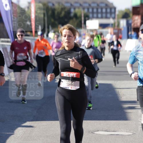 03.10.2025 - Köhlbrandbrückenlauf Jannik Wohlers http://msf.ph/oto/9120203 03.10.2025 13:35:23 Ziel 4434, 4440, 4886, 4949, 5140, 5279, 5412, 5548, 5575, 6204, 6205, 6358, 6411, 6547 meine-sportfotos.de
