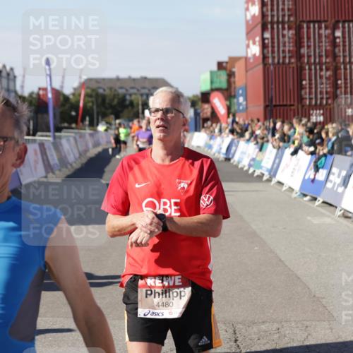 03.10.2025 - Köhlbrandbrückenlauf Jannik Wohlers http://msf.ph/oto/9120205 03.10.2025 13:04:07 Ziel 4056, 4349, 4372, 4480, 5721, 5950, 5958, 6392 meine-sportfotos.de