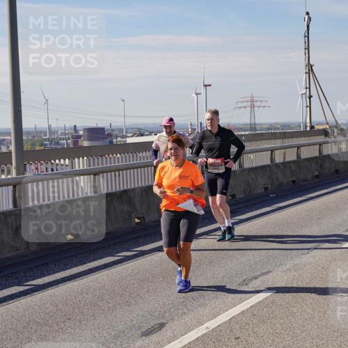 03.10.2025 - Köhlbrandbrückenlauf Michael Burmester http://msf.ph/oto/9120209 03.10.2025 13:01:24 Position 2 5876 meine-sportfotos.de