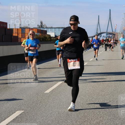 03.10.2025 - Köhlbrandbrückenlauf Strokosch-Dieckow http://msf.ph/oto/9120231 03.10.2025 12:58:14 Position 3 6755 meine-sportfotos.de